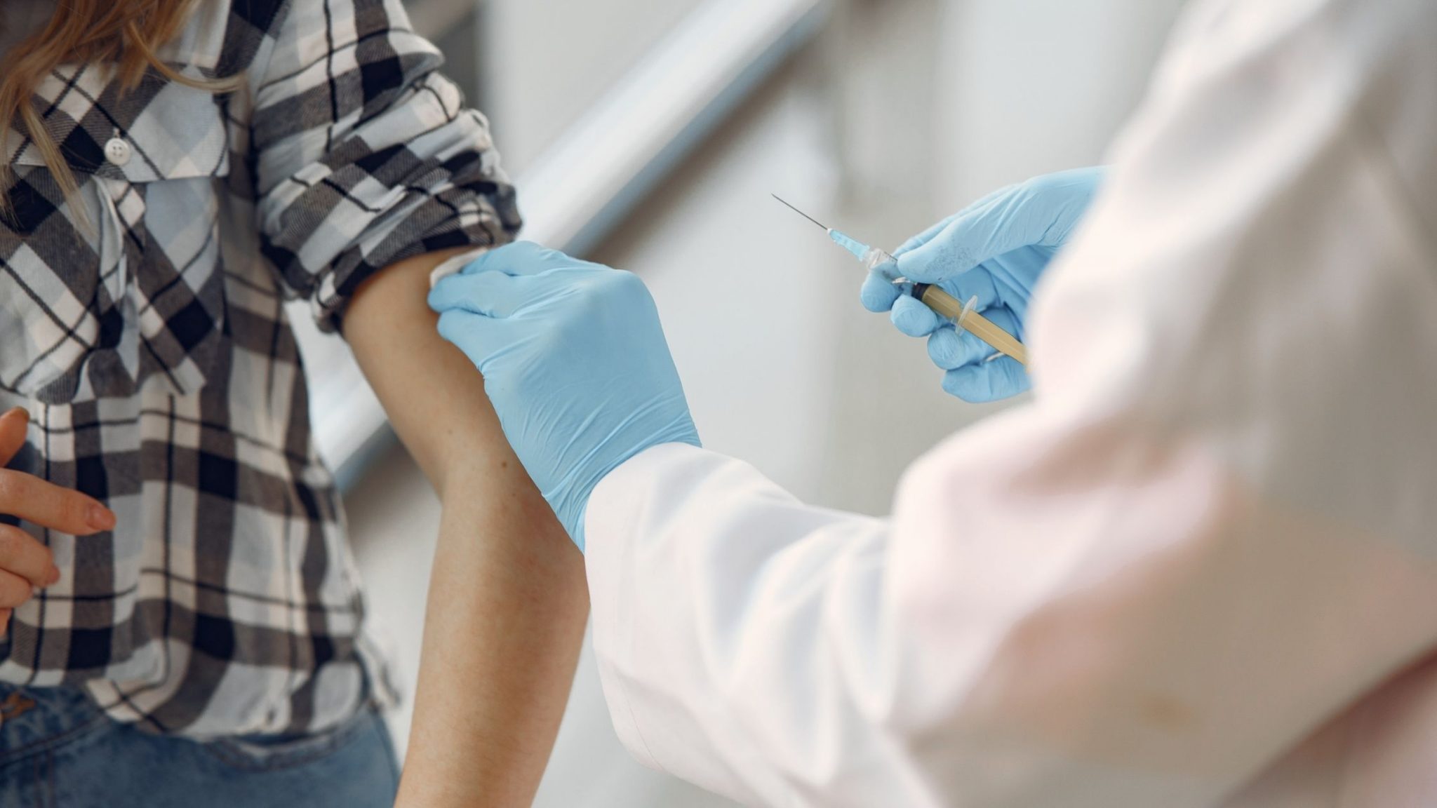 Covid-19 Vaccine in UAE: All You Need to Know | Blog